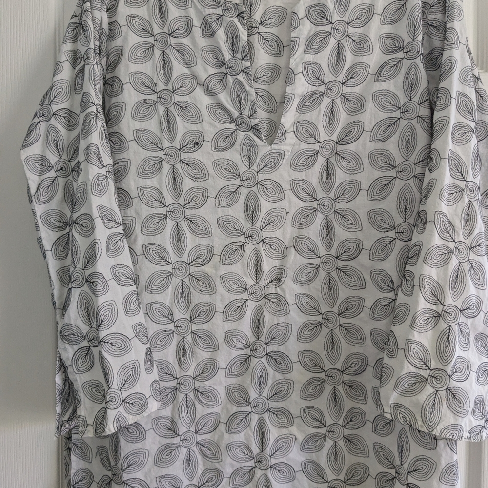 Beach/ Pool Cruise wear Coverup V Neck Embroidered Size Medium